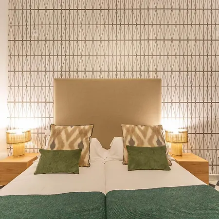 5-bedroom Gem In The Heart Of アパート *