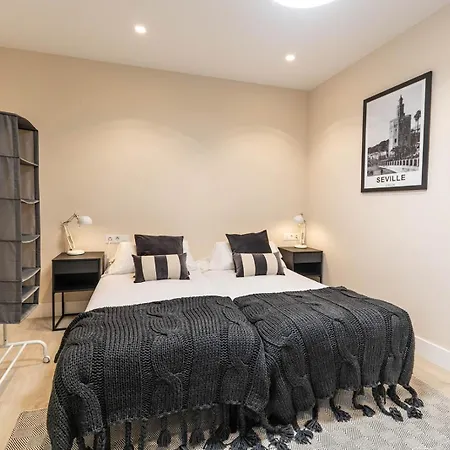 5-bedroom Gem In The Heart Of アパート