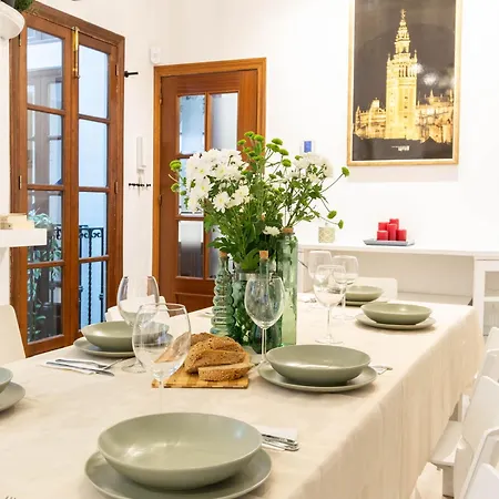 5-bedroom Gem In The Heart Of アパート セビリア