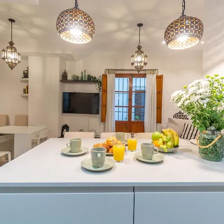 5-bedroom Gem In The Heart Of アパート *
